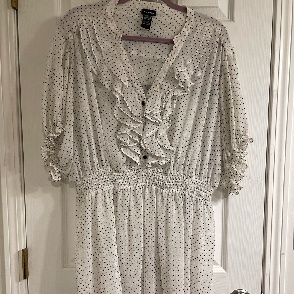 White Torrid blouse with black polka dots